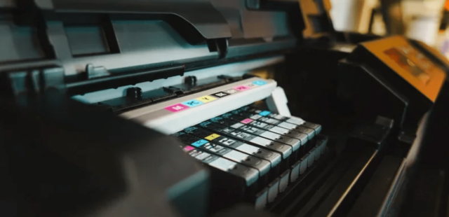 Ce consumabile sunt incluse la închirierea imprimantei?